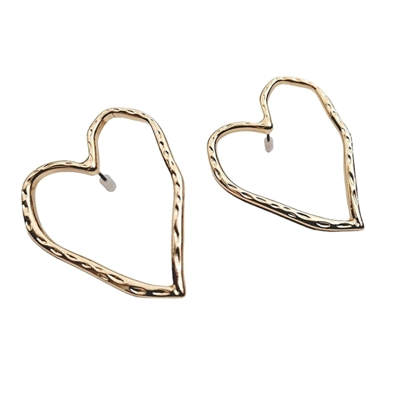 💖 2/$30 Gold hoop Hammered heart shaped boho big oversized stud earrings - Picture 8 of 9